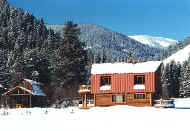 winter ridge & cabins.jpg (67422 bytes)